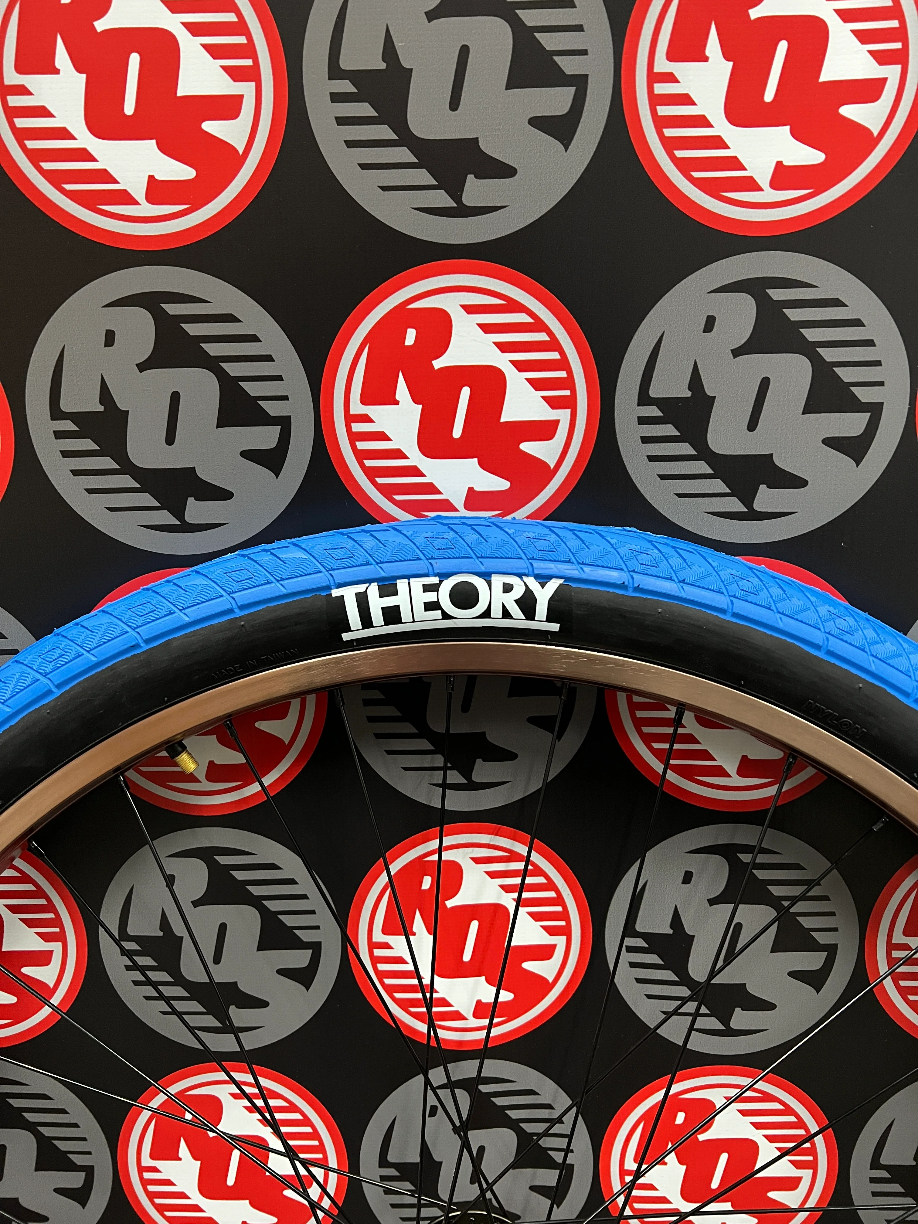 Theory Method Tire - Image 12