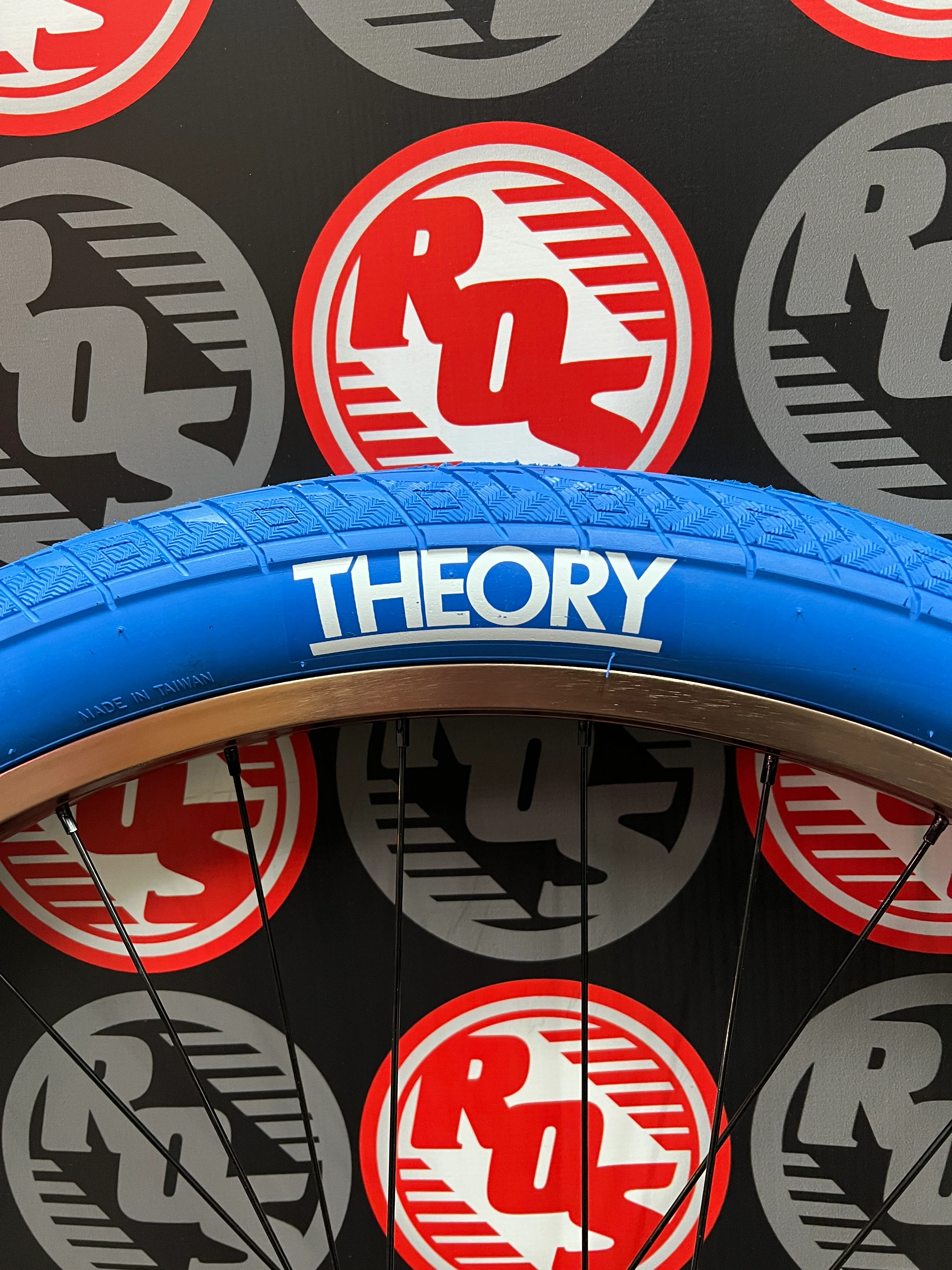 Theory Method Tire - Image 9
